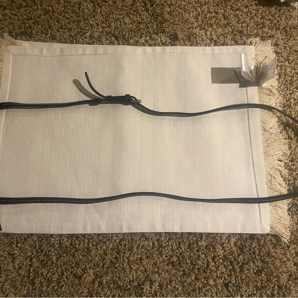 Dooney Bourke cross body - Picture 3 of 10